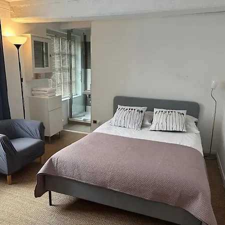 4 Pers Place St Leonard